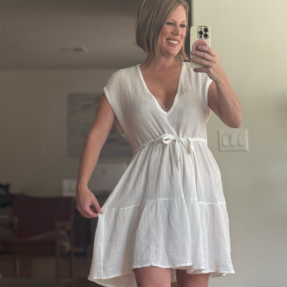 Robin Picone Size Medium White V-Neck Dress or Coverup Drawstring Beach Vacay